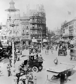 Piccadilly Circus, London, 1912
