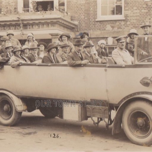 Charabanc at The Crown, Blandford Forum, c. 1920