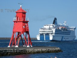 Groyne with 'Princess of Norway' entering the Tyne