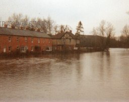 The flood, Wiley Terrace, Wilton, late 1980's
