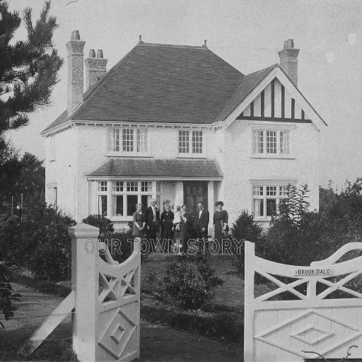 Family outside 'Brookdale', possibly Ferndown, c. 1900s