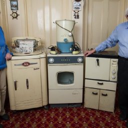 couple-finally-ditch-1950s-appliances