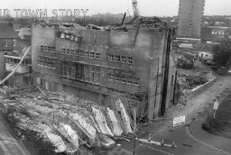 Demolition of the Gala Bingo in Chatham