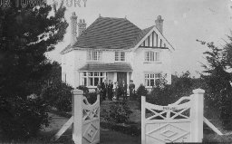 Family outside 'Brookdale', possibly Ferndown, c. 1900s